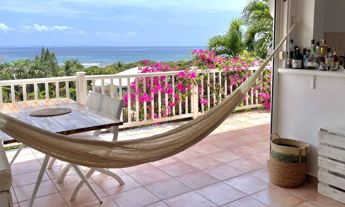 Anse des Rochers Apartment | Superb 2-bedroom apartment with 30m2 terrace and sea view