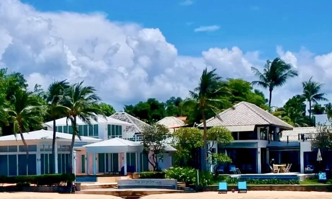 Rayong Villa | Superb 4 bedroom villa on the beach with a private swimming pool .