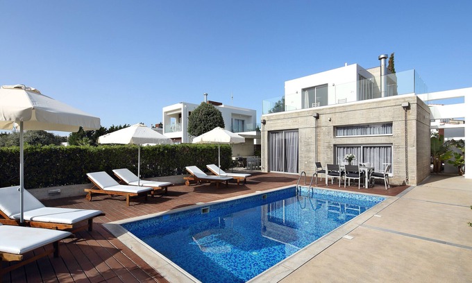 Paphos Villa | SUPERB BEACH Villa, Modern, heated Pool, ideal for weddings, Quiet area (4) 307