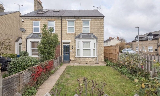 Cambridge House | Superb Central 2 Bed Home
