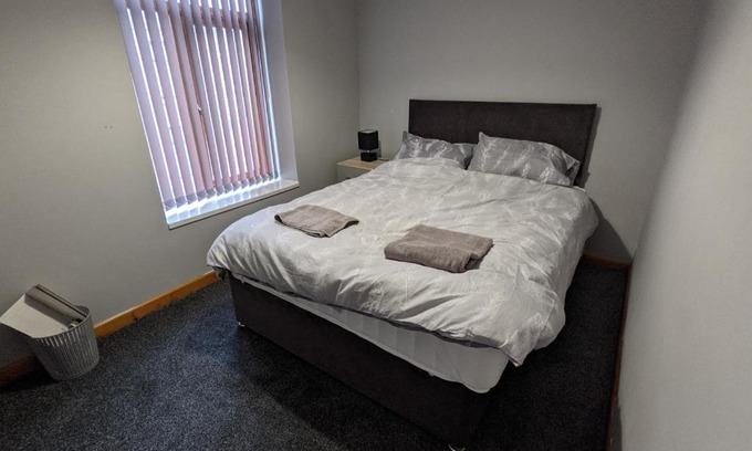 Clayton le Moors House | Superb Cozy rooms in Clayton - with fast WiFi - Smart Tv - Mini Fridge