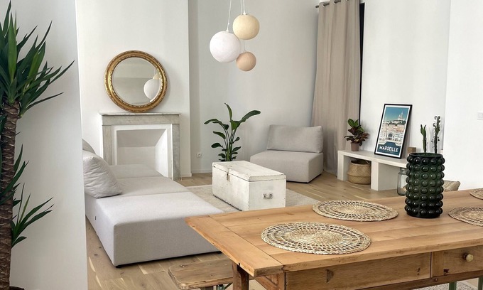 Les Grands Carmes Condo | Superb renovated duplex, near Panier and business center