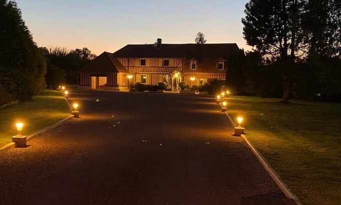 Clarbec House | Superb villa with indoor swimming pool, tennis court, piano