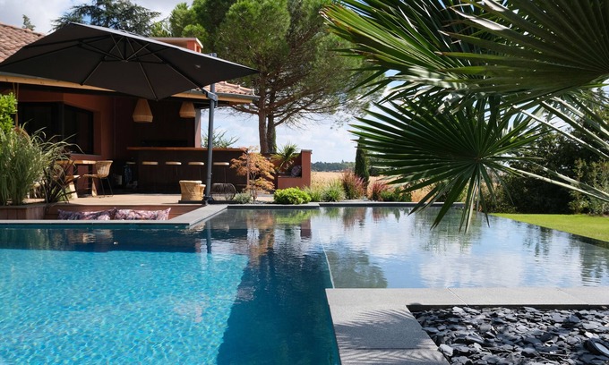 Flourens Villa | Superb Villa with infinity pool & 40 m2 Ecolodge Spa cabin for 8