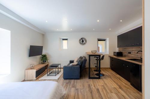 Embrun Apartment | Superbe Loft Balneo Hammam #5