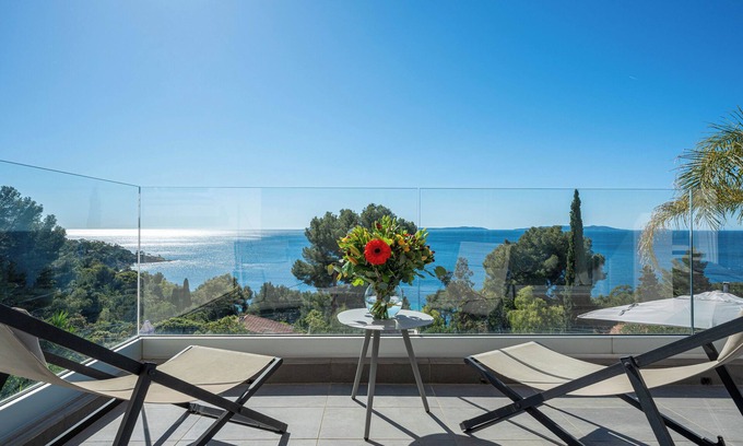 Le Lavandou Villa | Superbe Villa Classée vue Mer et Piscine. Idéal Pour Famille!