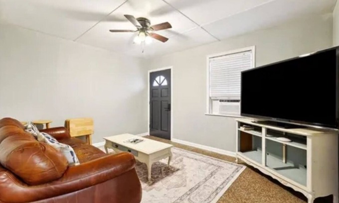 Treme Condo | Superhost 2-bedroom gated condo. 1 block from French Quarter. Parking available