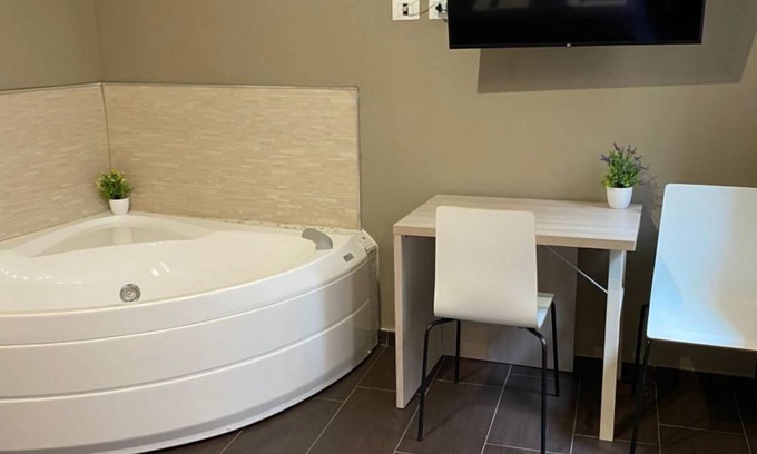 Valenza Apartment | Superior Double Room