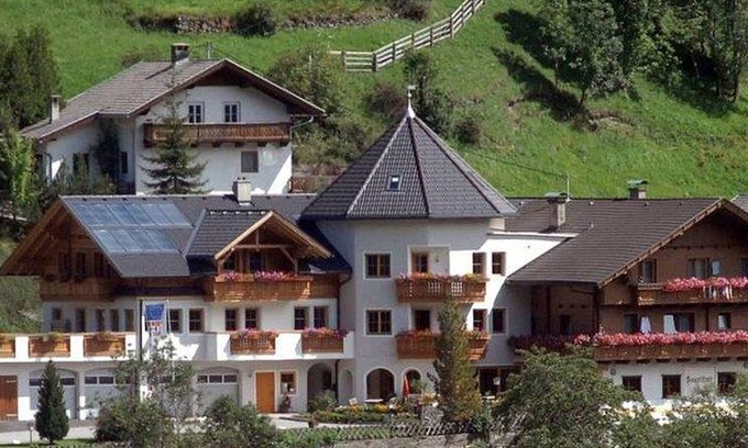 Grosskirchheim Apartment | Superior Family Room first floor - Sagritzerwirt