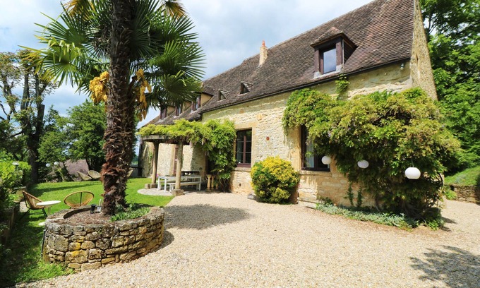 Sarlat-la-Caneda House | Superior stone property with mature park and private pool 15min walk from Sarlat