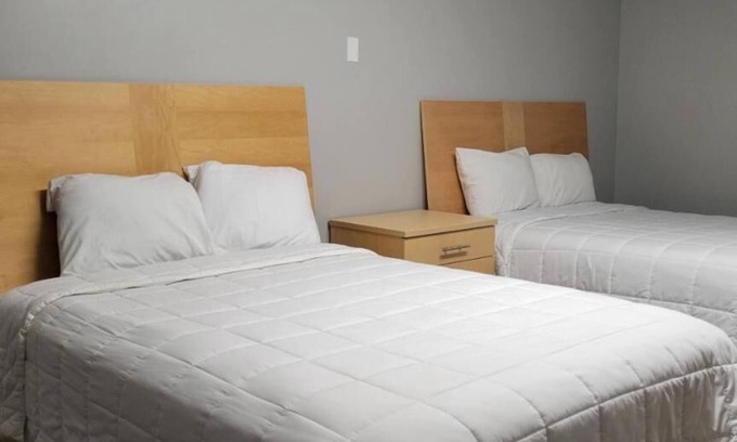 New Castle Hotel | Superlodge