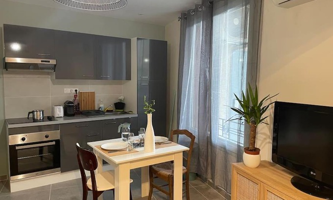 Courthezon Apartment | Sur la route des vignerons