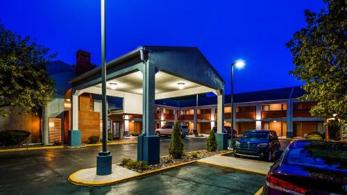 Kansas City Hotel | SureStay by Best Western Kansas City Country Inn North