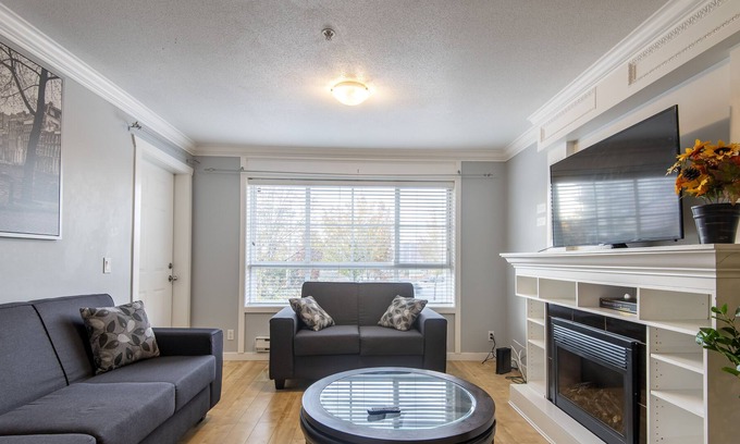 Delta Condo | SURREY⭐️3 BED CONDO⭐️ BALCONY VIEW⭐️INDOOR PARKING
