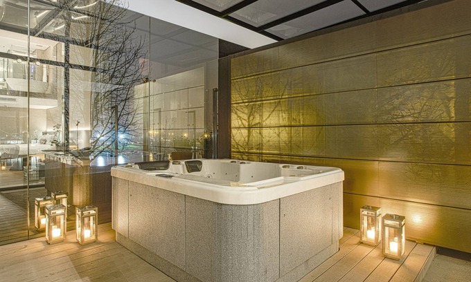 Pinhais Hotel | Suryaa Hotel Pinhais, Curio Collection by Hilton