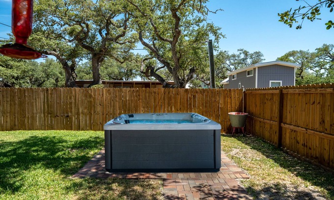 Fulton House | Susie's Place | Pet-friendly, Hot tub