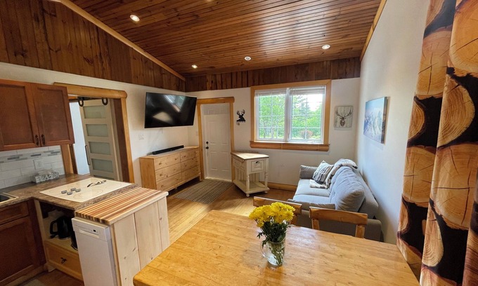 Amherst Ski Chalet | Sutherlands Lake Chalet, the perfect getaway from the everyday!