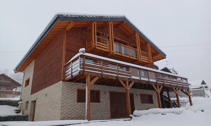 Thollon-les-Memises Apartment | Svea Lodge - Ideal cottage for families