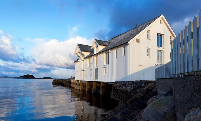 Averoy Municipality House | Sveggvika Guesthouse