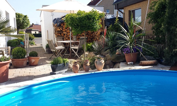 Burgsteinfurt Apartment | Svens apartment 45 sqm for 2 persons with pool and palm garden