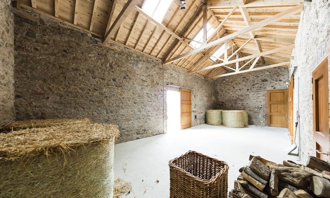 Newcastle House | Swallow Cottage - Luxuriously Designed Cottage in old Courtyard in Wicklow.