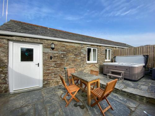 Treligga House | Swallows