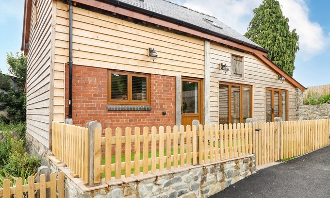 Montgomery Cottage | SWALLOWS REST, pet friendly, luxury holiday cottage in Montgomery