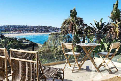 Bondi Apartment | Sweeping Ocean Views - Bondi Beach 2 bed + parking