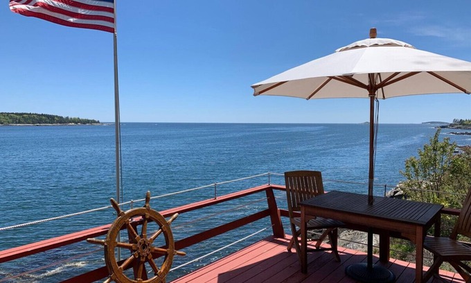 East Boothbay House | Sweet cottage on the water with amazing views!