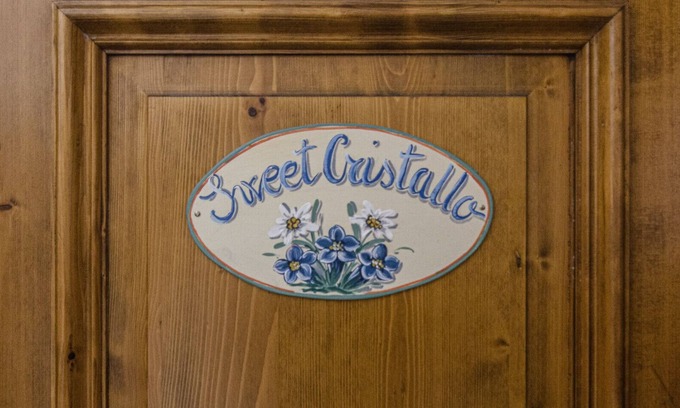 Cortina d'Ampezzo Historic Centre Apartment | Sweet cristallo