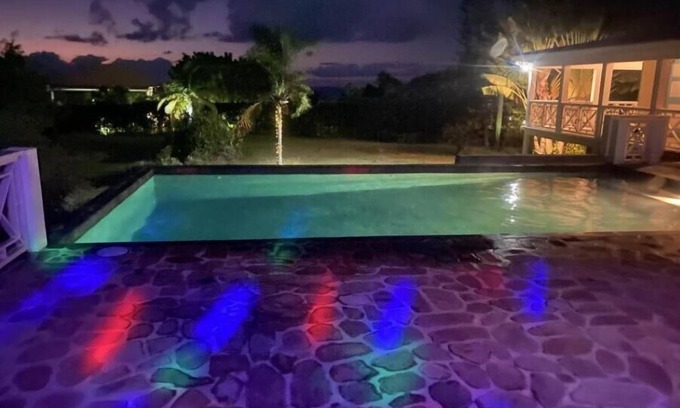 Charlestown House | Sweet Dreams: big pool, pavilion, silk sunsets & oversized rooms