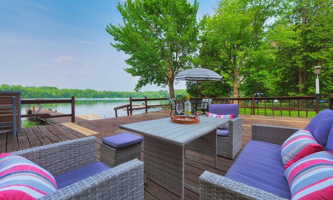 Gobles House | Sweet Lake House! Updated 5BR Lake Home, Close to Lake Michigan, Beaches, Skiing