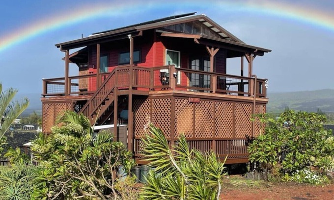 Kalapana Apartment | Sweet Lava Retreat with Epic Ocean and Volcano Views