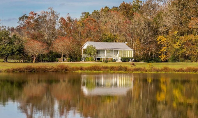 Rayne Cottage | Sweet Surrender Cottage: Romantic Cottage in Cajun Country
