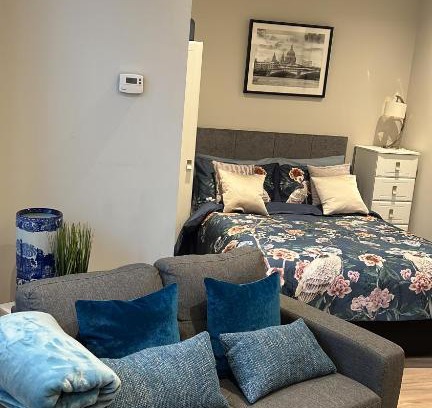 Rickmansworth Apartment | Sweet Swan House