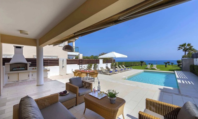 Agios Amvrosios Villa | Sweet Tropics Villa in Esentepe