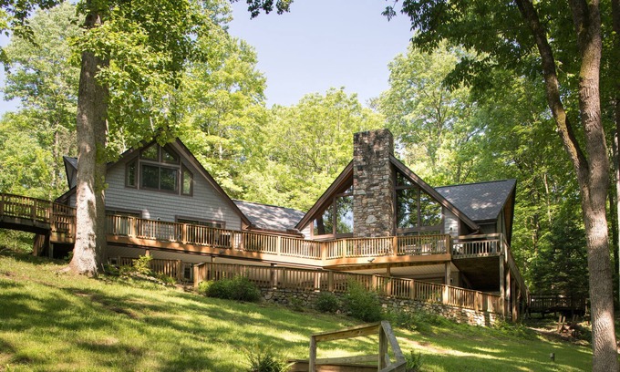 High Point House | Sweet Virginia Blue On Smith Mountain Lake: 6000 sq ft
