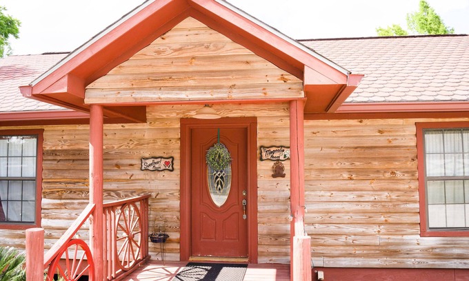 Gardner Cottage | Sweetheart Rm Queen-Suite-Jetted Tub-Balcony