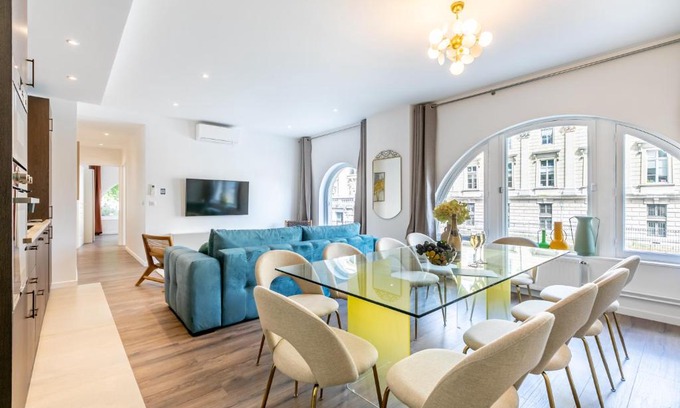 Paris City Center Apartment | Sweett - Le Notre-Dame