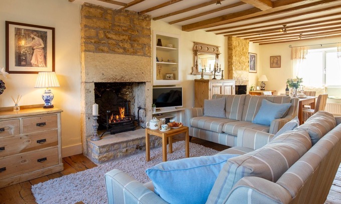 Blockley Cottage | Swift Cottage, Blockley - sleeps 4 guests in 2 bedrooms