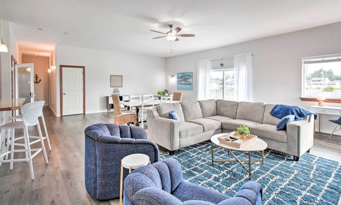 Ocean Shores Condo | Swim, Hike & Fish: Canalfront Gem in Ocean Shores