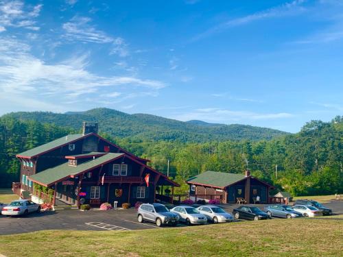 Intervale Hotel | Swiss Chalets Village Inn