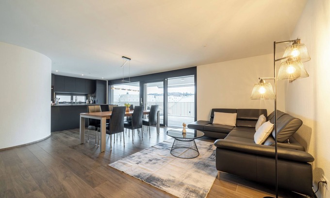 Menziken House | Swiss Living | High-Tech Kitchen, 1G WiFi, Balcony