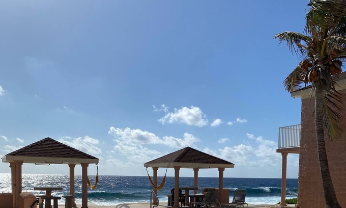East End Condo | Swn y Mor (sound of the sea) Oceanside complex