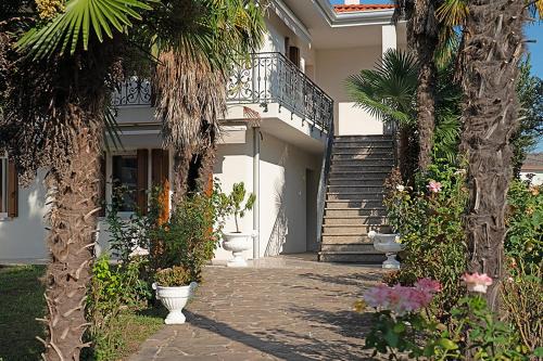 Oriago Apartment | Sybilvilla