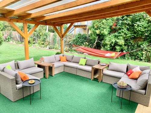 Balatonszarszo House | Szárszó Apartment with 3 rooms and PRIVATE BEACH, PRIVATE PARKING
