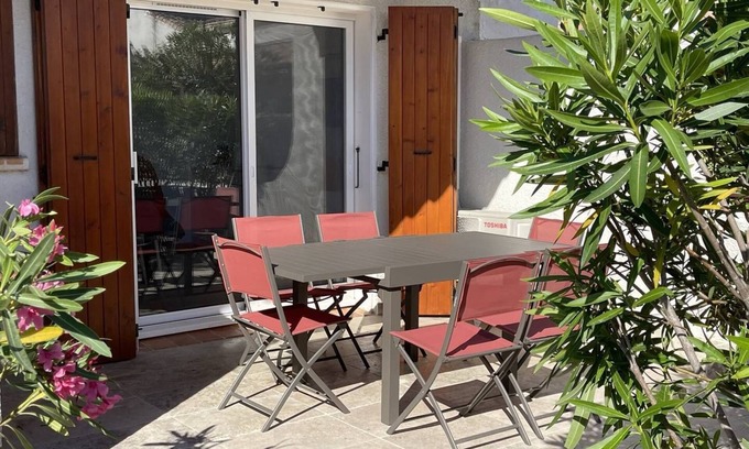 Saintes-Maries-de-la-Mer Apartment | T2 apartment - parking space - communal swimming pool - reversible air conditioning