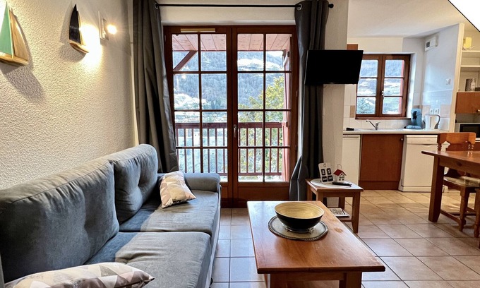 Cauterets Apartment | T2 bis 40M2 5P. Vue. Balcon. Parking. Piscine été.