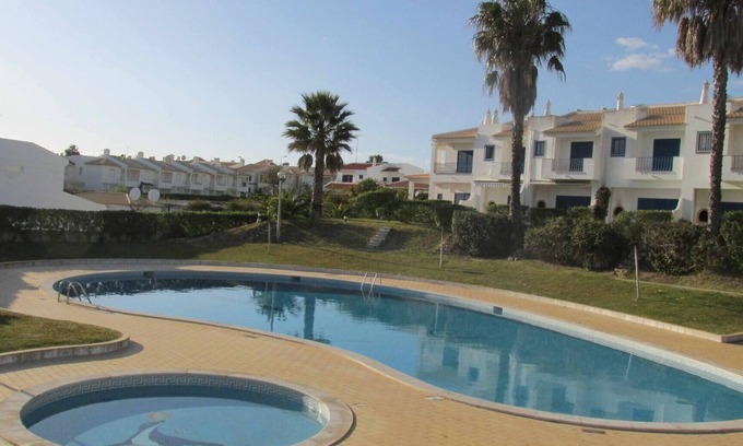 Areias de Sao Joao Condo | T2 Cond. Privado A/C. piscinas, praia a 500m