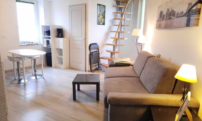 Saint-Paul-Trois-Chateaux Apartment | T2 Mezzanine Historic Center
